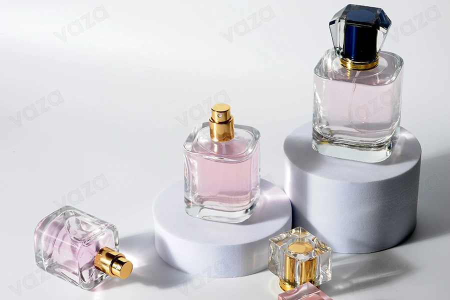 Γυάλινη φιάλη αρωμάτων πολυτελείας 100 ml με στόμιο 15/400 Γυάλινη φιάλη αρωμάτων πολυτελείας 100 ml με στόμιο 15/400-εικόνα_σύνθεση