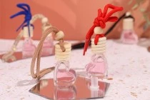 Herzförmige Flasche 4 ml für Auto-Lufterfrischer mit Holzkappe und Kunststoffstopfen - 25 Stück