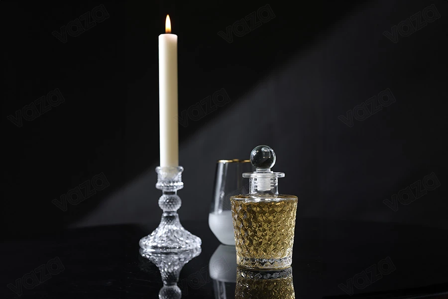 Γυάλινο ανάγλυφο μπουκαλάκι 150 ml με γυάλινο πώμα-εικόνα_σύνθεση