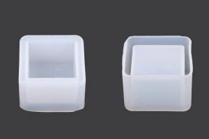 Moule en silicone Petit Cube (Étui)-1