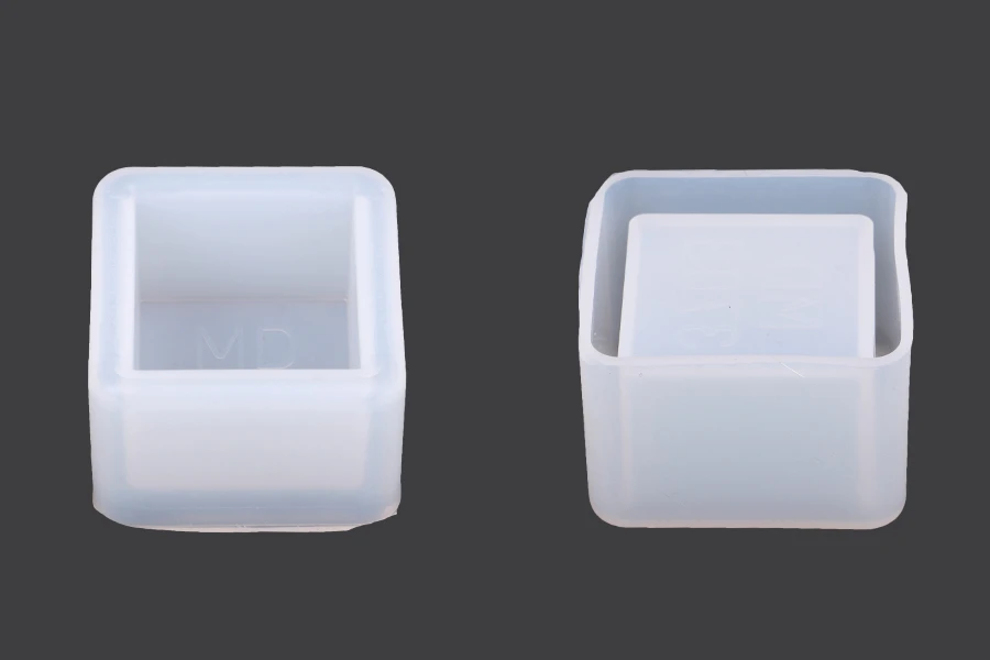 Moule en silicone Petit Cube (Étui)