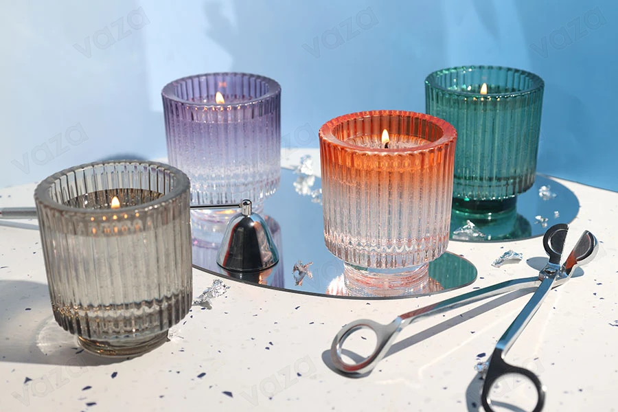 Pot décoratif en verre 75x85 mm en différentes couleurs Pot décoratif en verre 75x85 mm en différentes couleurs-photo_groupe