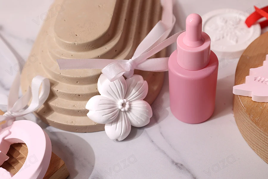 Plaster hanging room diffuser in flower design 55x10 mm with white ribbon (scented) Plaster hanging room diffuser in flower design 55x10 mm with white ribbon (scented)-image_group