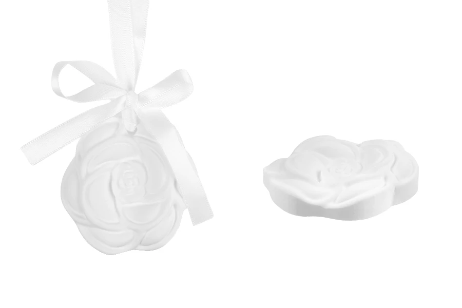 Diffusore in gesso a forma di fiore 67x10 mm con nastro bianco (profumato)