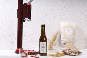 Capsuleuse manuelle de table pour capsules de bières-3