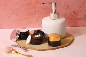 15ml amber glass jar with sealing disc and EPE liner inserted in the cap-6