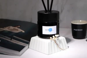 Flacon cylindrique en verre de 100 ml de couleur noire adapté aux odorants de pièces-3