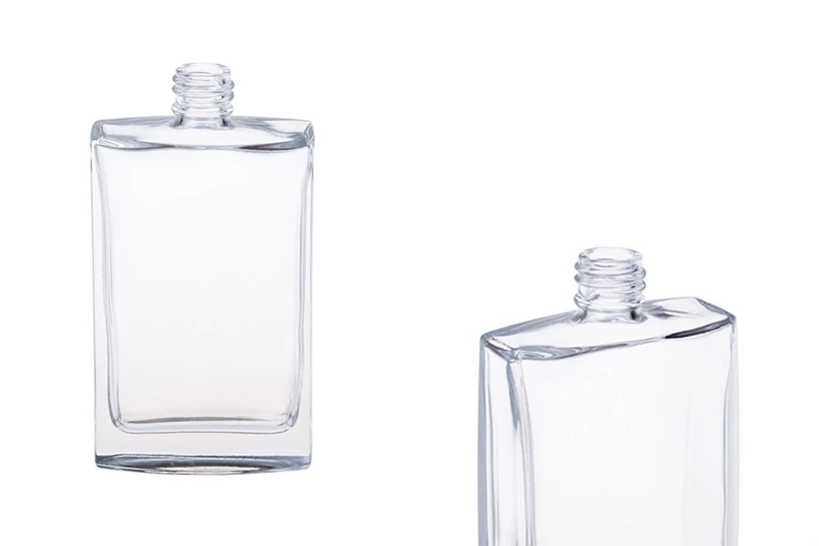 Flacone da profumi con una forma particolare da 100 ml (18/415). Flacone da profumi con una forma particolare da 100 ml (18/415).