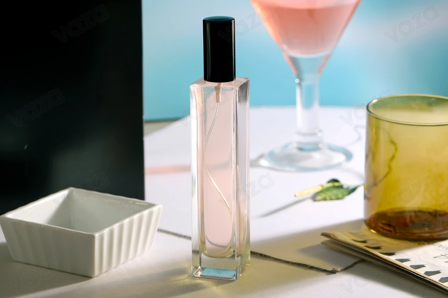 Φιάλη αρωμάτων 100 ml γυάλινη με τετράγωνο σώμα 18/415-εικόνα_σύνθεση