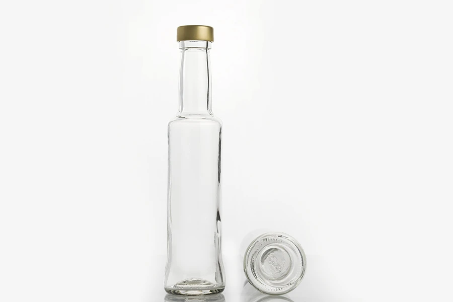 Μπουκάλι για ούζο 200 ml με βιδωτό στόμιο (PP 28) Μπουκάλι για ούζο 200 ml με βιδωτό στόμιο (PP 28)