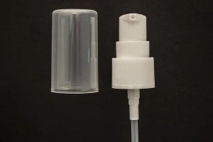 Plastische Pumpe für Cremes mit transparentem Deckel PP20