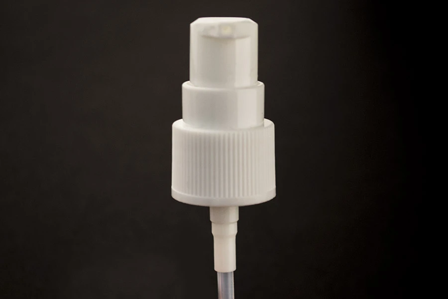 Plastic cream dispenser pump with transparent overcap and PP20 finish. Plastic cream dispenser pump with transparent overcap and PP20 finish.