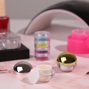 Pots de gel pour les ongles