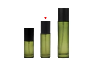 Flacon de 50 ml en verre vert mat avec pompe à crème et bouchon noir mat-photo_groupe