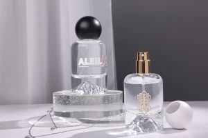 Sprühflasche mit weißer, matter, kugelförmiger (kleiner) Kappe für Parfümflaschen mit 15-mm-Bördelverschluss-bildabmessungen