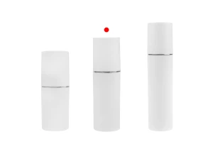 Flacone da 50 ml di colore bianco OPACO con striscia argento o oro, con pompa per crema e tappo bianco OPACO-5