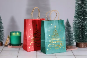 Χριστουγεννιάτικη χάρτινη τσάντα δώρου διαστάσεων 150x75x210 mm με κορδόνι για χερούλι - 24 τμχ-εικόνα_σύνθεση