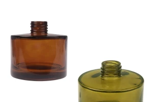 Flacone cilindrico in vetro da 200 ml di colore ambra o oliva adatto per profumare gli ambienti-1
