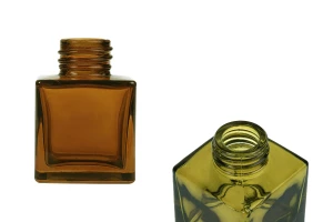 Γυάλινη τετράγωνη φιάλη 50 ml σε καραμελέ ή λαδί χρώμα κατάλληλη για αρωματικό χώρου-εικόνα_προϊοντική