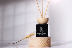 Shishe qelqi 100 ml (PP28) katrore e përshtatshme për aromatizues ambienti në ngjyra të ndryshme-εικόνα_σύνθεση