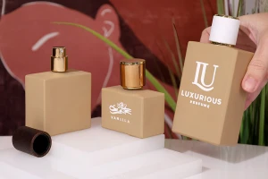 Glasparfümflasche, 30 ml (15/400), rechteckig, gummibeige-bildgruppe