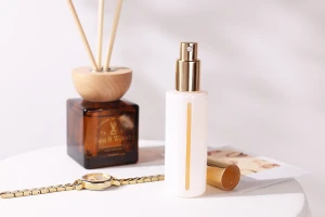 Flacon de parfum en verre blanc de 50 ml finition 18/415-photo_groupe