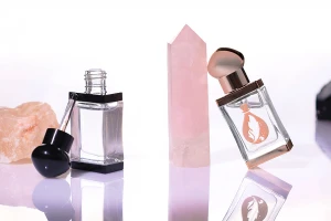 Μπουκαλάκι διάφανο 5 ml γυάλινο με βελόνα και καπάκι-εικόνα_σύνθεση