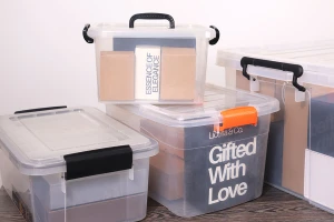 Κουτί αποθήκευσης 560x380x300 mm πλαστικό, ημιδιάφανο με χερούλι, ρόδες και κλείσιμο ασφαλείας-εικόνα_σύνθεση