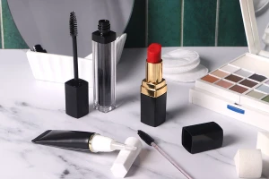Θήκη για κραγιόν - lip stick σε μαύρο και χρυσό χρώμα-3