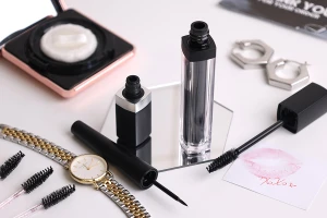 Flasche 10ml mit Pinsel für Mascara mit schwarzem Deckel-bildgruppe