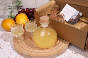 Γυάλινο σφαιρικό μπουκάλι 250 ml με φελλό σιλικόνης με ξύλινη κεφαλή-εικόνα_σύνθεση