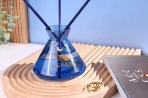 Flacon décoratif en verre bleu 200 ml pour parfum d'ambiance-photo_groupe