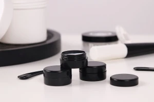 Πλαστικό βάζο για κρέμα 5 ml χρώμα μαύρο σε συσκευασία 12 τμχ-εικόνα_σύνθεση