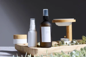 Πλαστικό σπρέι 18/410 με ασφάλεια και διάφανο πλαστικό καπάκι-εικόνα_σύνθεση