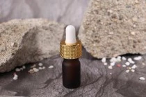 Γυάλινο μπουκαλάκι για αιθέρια έλαια 5 ml καραμελέ αμμοβολής με στόμιο PP 18