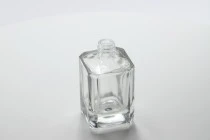 Φιάλη για αρώματα γυάλινη 50 ml  (18/415) σε ιδιαίτερο "V" σχήμα