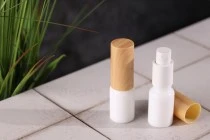 Γυάλινο μπουκαλάκι για αιθέρια έλαια 10 ml λευκό με στόμιο PP18