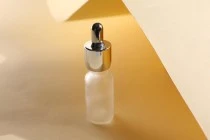 Γυάλινο μπουκαλάκι για αιθέρια έλαια 20 ml διάφανο αμμοβολής με στόμιο PP18