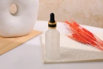 Γυάλινο μπουκαλάκι για αιθέρια έλαια 50 ml διάφανο αμμοβολής με στόμιο PP18