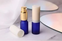 Γυάλινο μπουκαλάκι για αιθέρια έλαια 10 ml μπλε αμμοβολής με στόμιο PP18