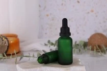 30ml green frosted glass bottle with PP18 finish for essential oils