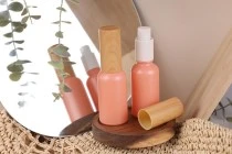 Γυάλινο μπουκαλάκι για αιθέρια έλαια 30 ml ροζ ΜΑΤ με στόμιο PP18