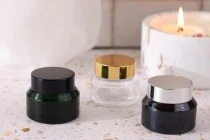 Kunststoffdeckel mit Aluminiumbeschichtung und Innendichtung für 30 ml Gläser
