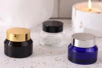 Kunststoffdeckel mit Aluminiumbeschichtung und Innendichtung für 50 ml Gläser