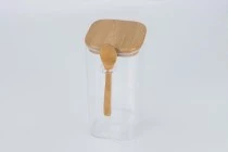 Βάζο 1550 ml γυάλινο, τετράγωνο 100x200 mm με κουταλάκι και ξύλινο καπάκι Βάζο 1550 ml γυάλινο, τετράγωνο 100x200 mm με κουταλάκι και ξύλινο καπάκι