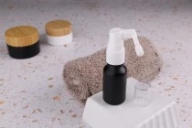 Γυάλινο μπουκαλάκι για αιθέρια έλαια 15 ml μαύρο αμμοβολής με στόμιο PP18
