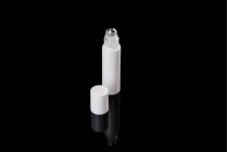 Γυάλινο μπουκαλάκι rollon 10 ml με μεταλλική μπίλια σε διάφορα χρώματα Γυάλινο μπουκαλάκι rollon 10 ml με μεταλλική μπίλια σε διάφορα χρώματα