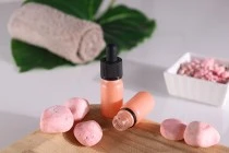 Γυάλινο μπουκαλάκι για αιθέρια έλαια 10 ml ροζ ματ με στόμιο PP18