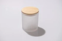 Βάζο γυάλινο 100x90 mm με ξύλινο καπάκι και λάστιχο Βάζο γυάλινο 100x90 mm με ξύλινο καπάκι και λάστιχο