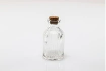 Μπουκαλάκι γυάλινο 50 ml με ραβδώσεις και φυσικό φελλό